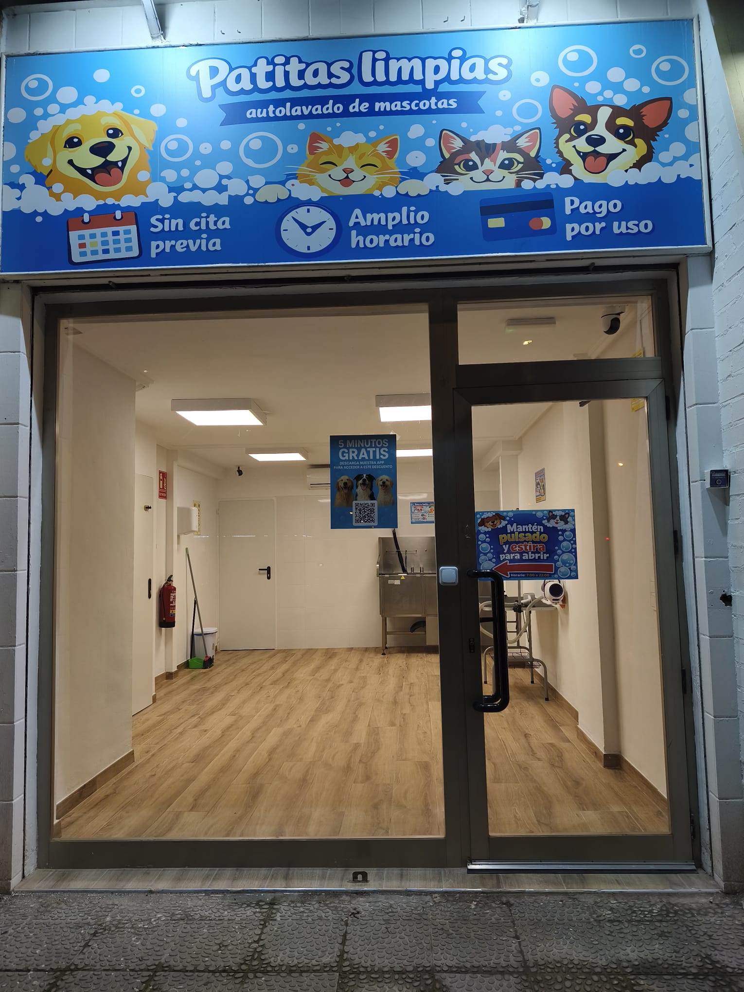 Fachada de Patitas Limpias
